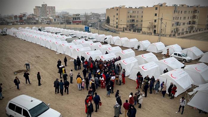 همه با هم در کنار زلزله‌‌زدگان خوی