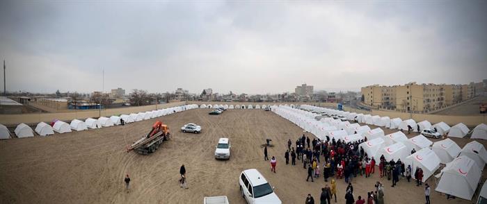 همه با هم در کنار زلزله‌‌زدگان خوی