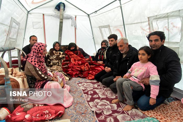 همه با هم در کنار زلزله‌‌زدگان خوی