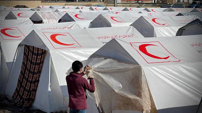 همه با هم در کنار زلزله‌‌زدگان خوی