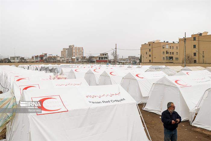 همه با هم در کنار زلزله‌زدگان خوی