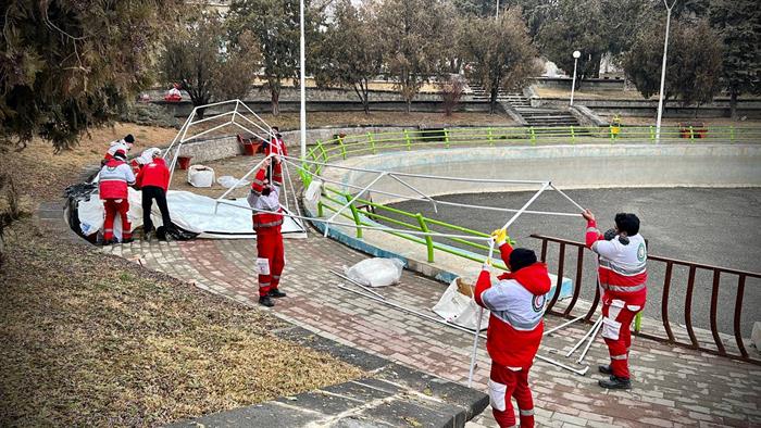 همه با هم در کنار زلزله‌‌زدگان خوی