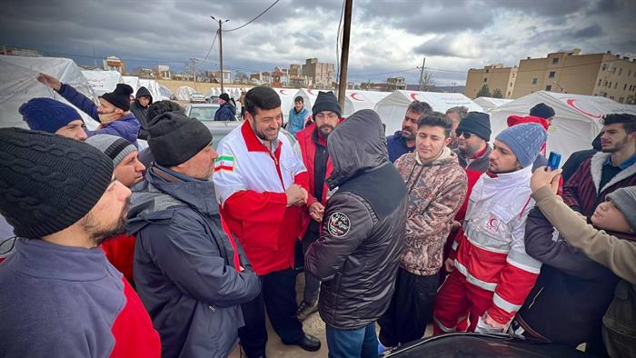 همه با هم در کنار زلزله‌‌زدگان خوی