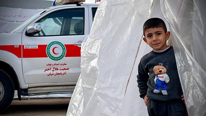 همه با هم در کنار زلزله‌‌زدگان خوی