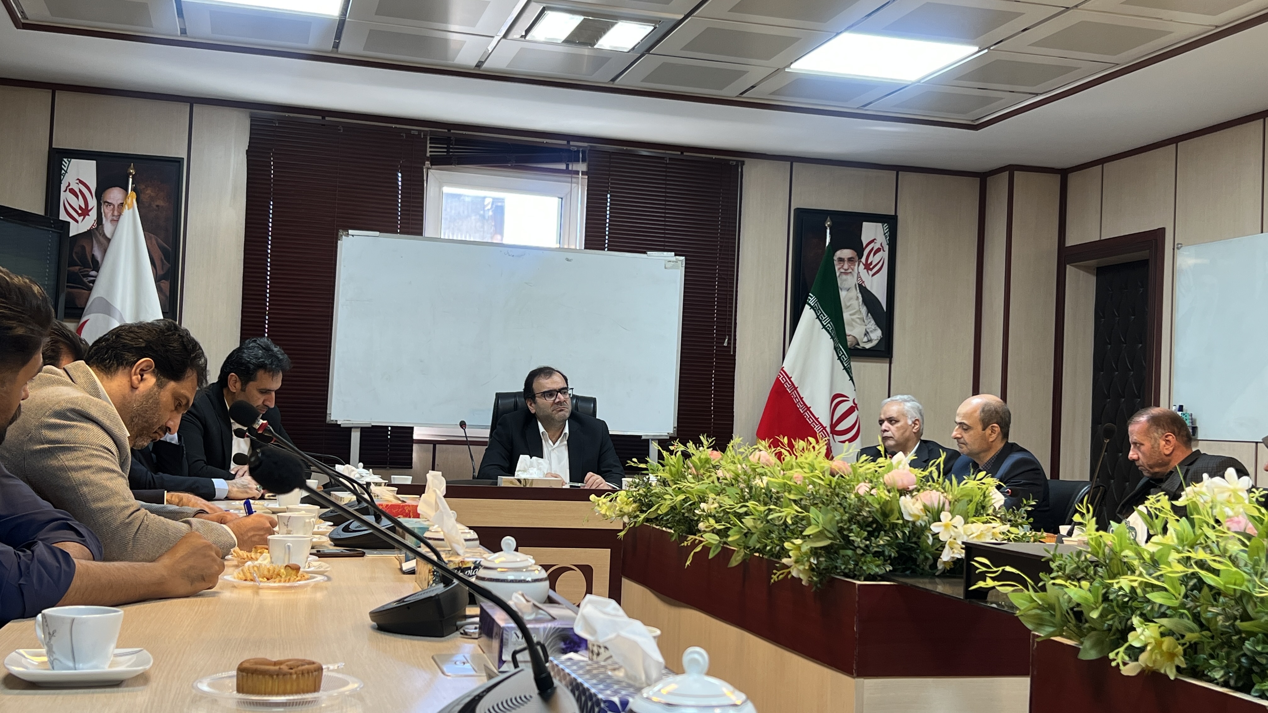 دیدار صمیمانه مدیرعامل شرکت سرمایه گذاری هلال احمر با کارکنان هلدینگ