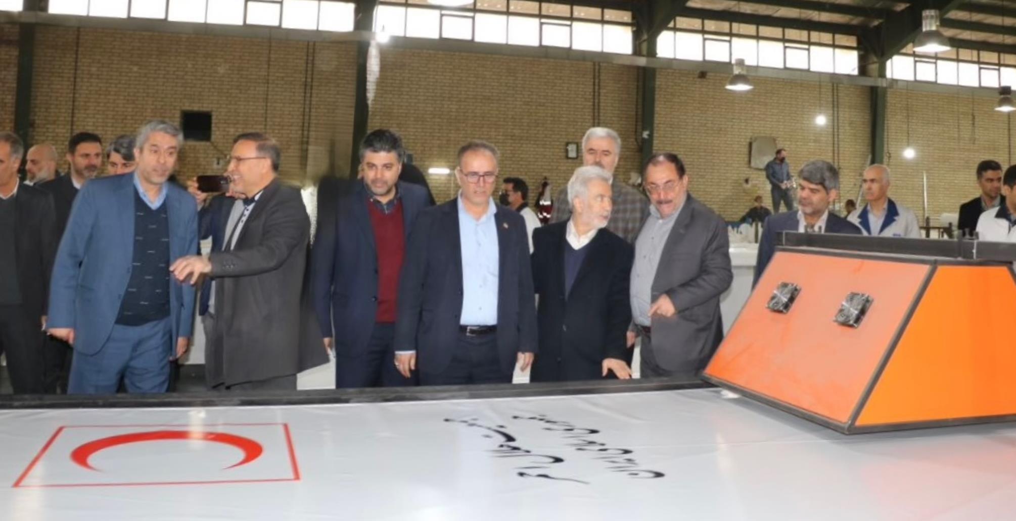 نمایندگان مجلس روند تولید اقلام امدادی در صنایع نساجی هلال ایران را ارزیابی کردند